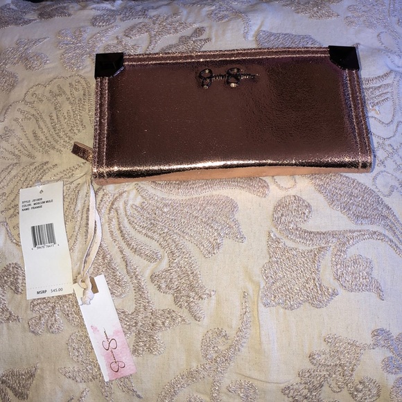 Jessica Simpson Handbags - NWT JessicaSimpson gorgeous Rosegold wallet clutch